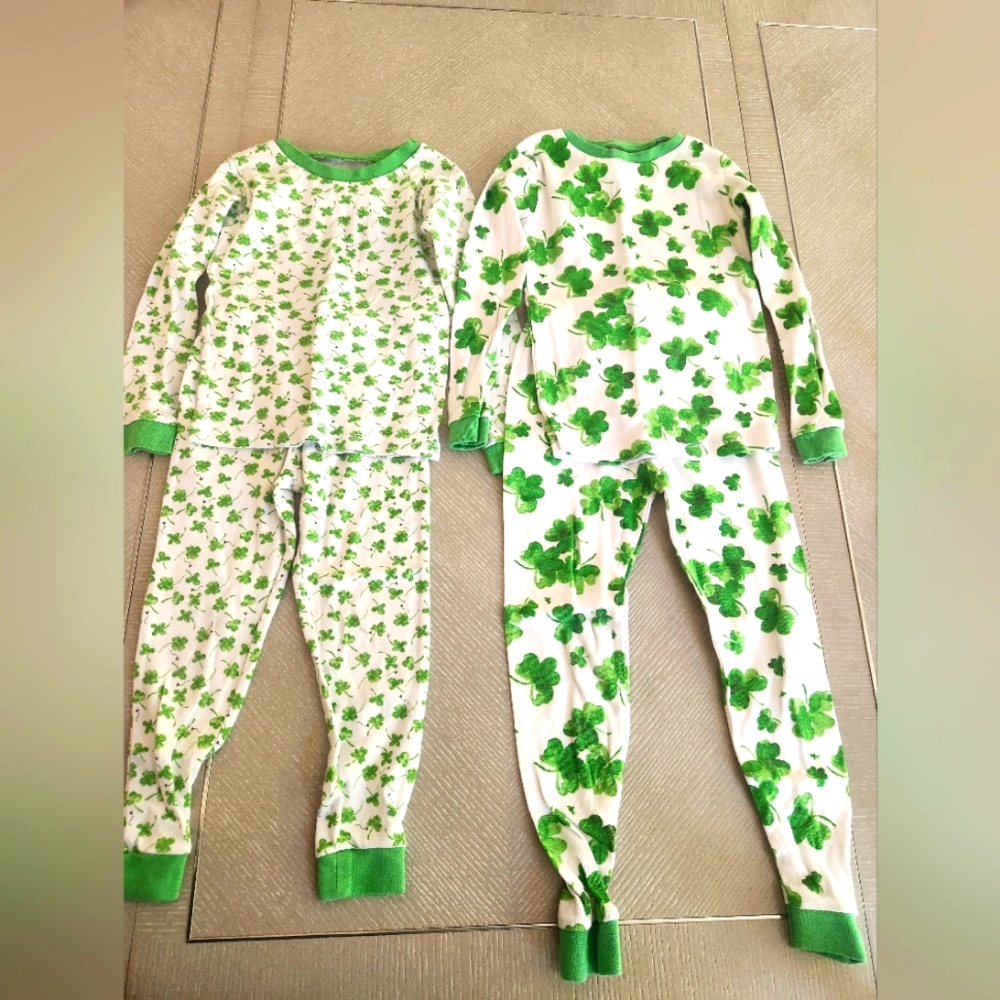 Burt's Bee's St. Patrick's day lot (2) unisex
